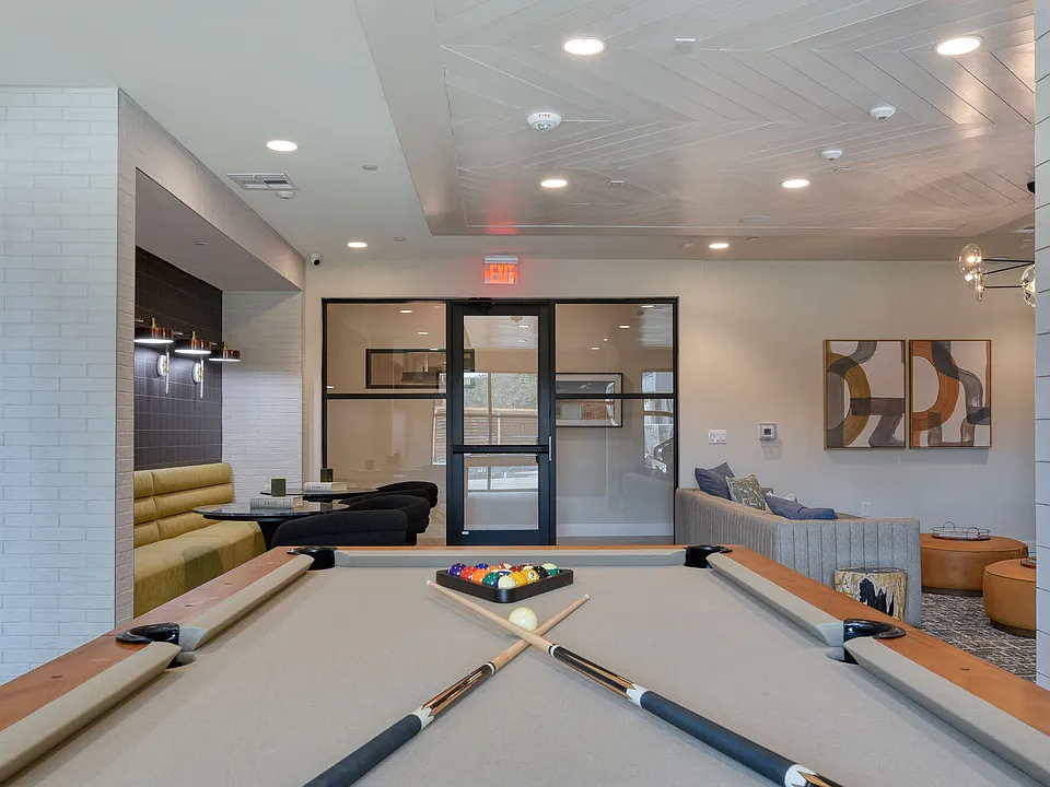 Lenox Grandview apartments community photo