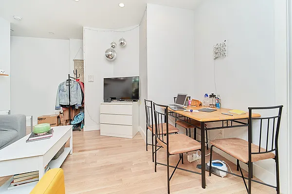 Rented by Living New York | media 7