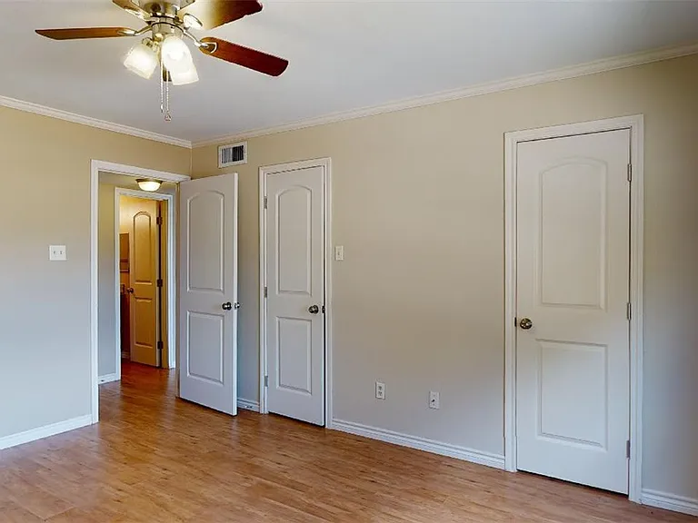 904 University Oaks Blvd #1 — Photo 13