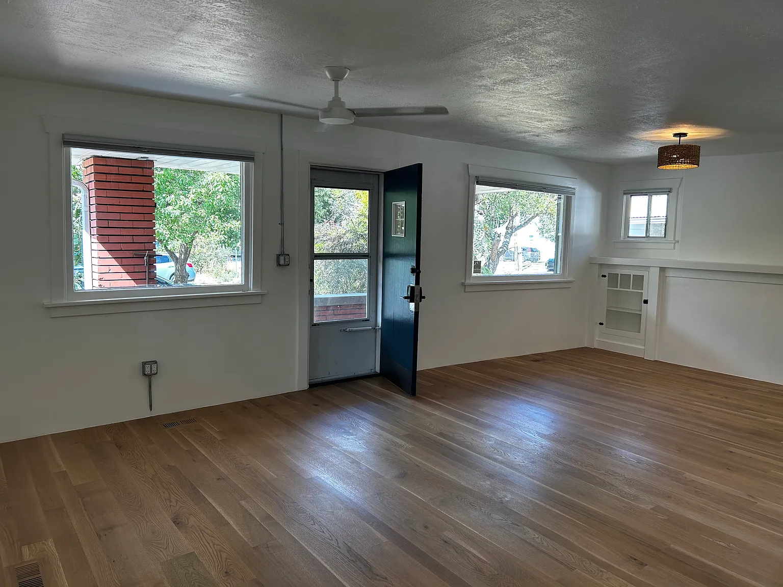 2 bed, 1085 sqft, $3,000 — Photo 3