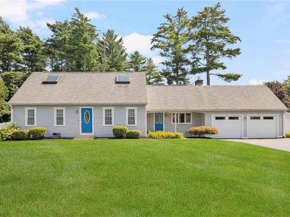 68 Wisteria Dr, Coventry, RI 02816