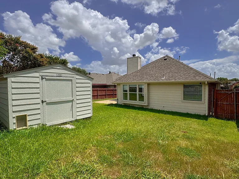 7015 Hillwood Dr — Photo 28