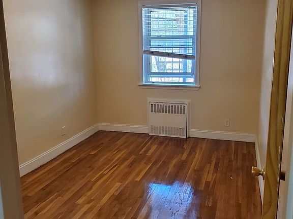 4th image of 1156 E 83rd St Floor 1