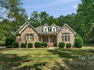 301 Brigadier Dr #20, Clover, SC 29710