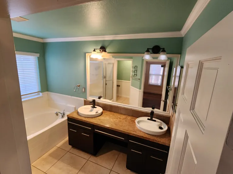 3045 E Newgrove St — Photo 10