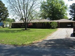 3rd image of 224 Lollar Cir