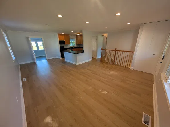 12209 Dancrest Dr, Clarksburg, MD 20871