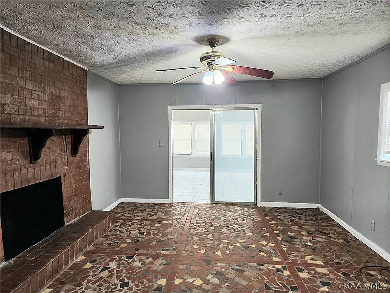 6105 Jennifer Ln — Photo 7