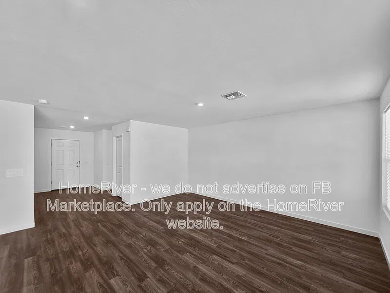 3 bed, 2.0 bath, 1656 sqft, $1,645 — Photo 3