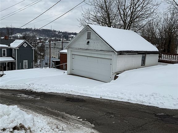 4th image of 205 E High St