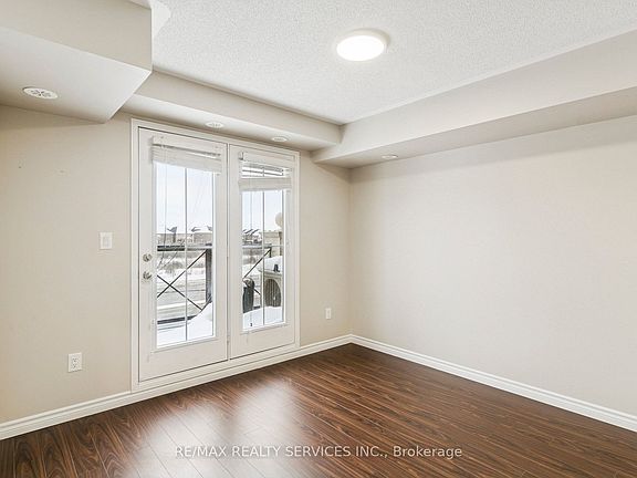 5th image of 2504 Post Rd Unit 22