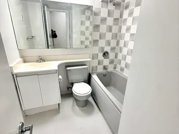 343 West 51st Street image 8 of 16