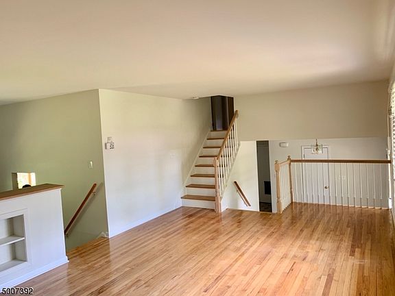 2nd image of 15 Crane Ln