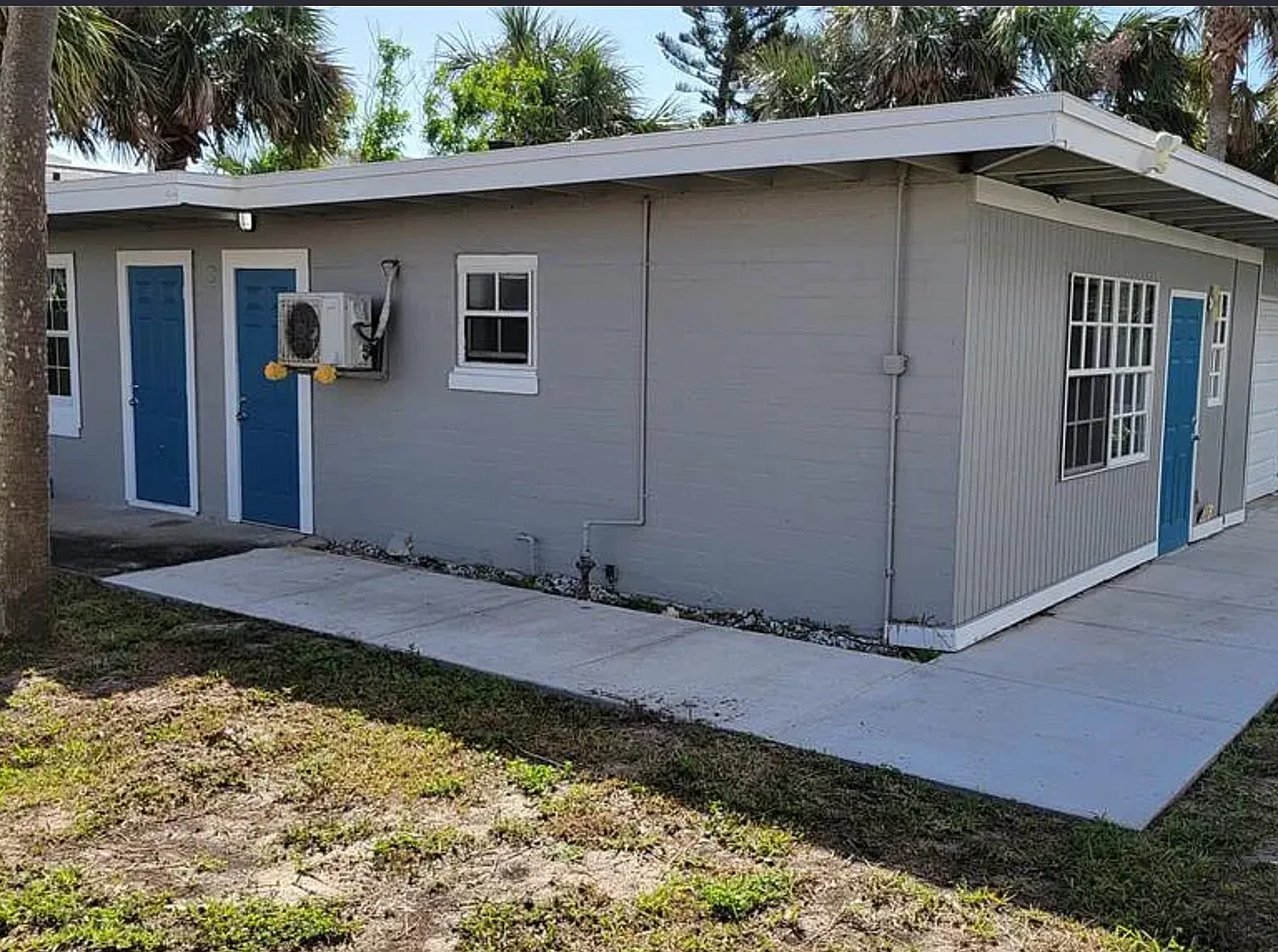 Studio, 400 sqft, $1,800 — Photo 2