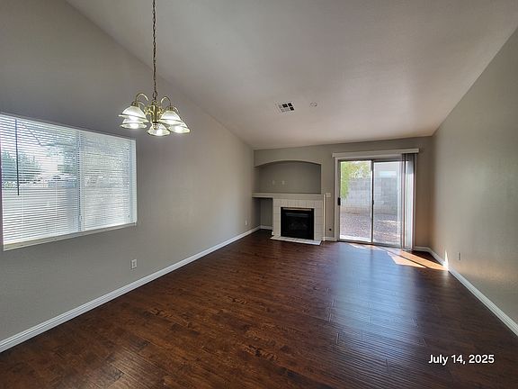5th image of 634 Holly Bush Ct