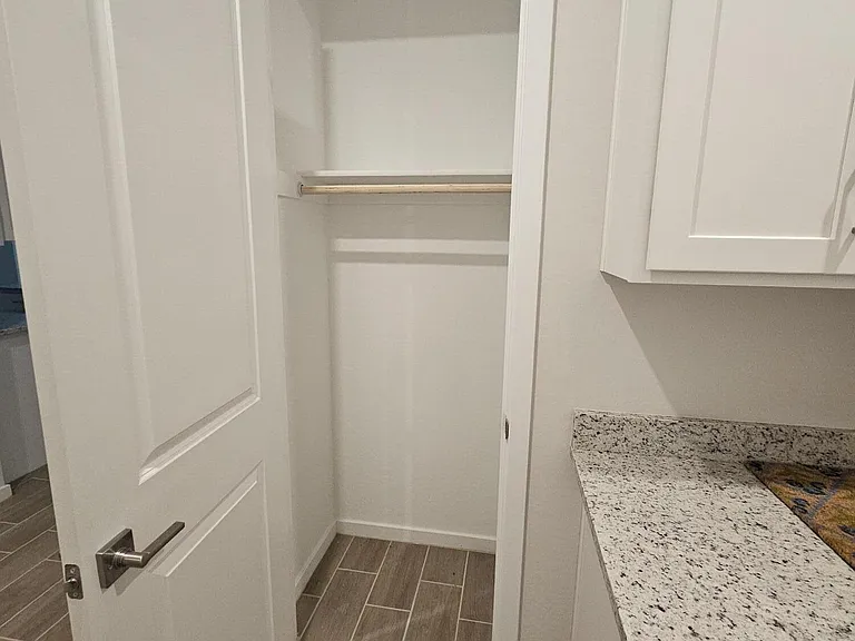 23011 W Potter Dr — Photo 2