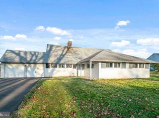 36 Firebush Rd, Levittown, PA 19056