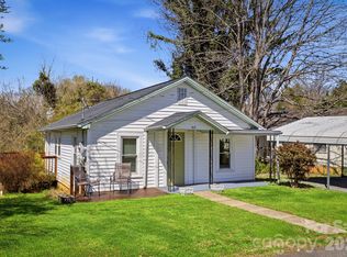 105 Moses St, Morganton, NC 28655