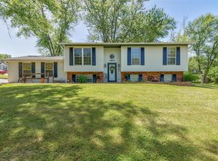 5850 Parkway Dr, House Springs, MO 63051
