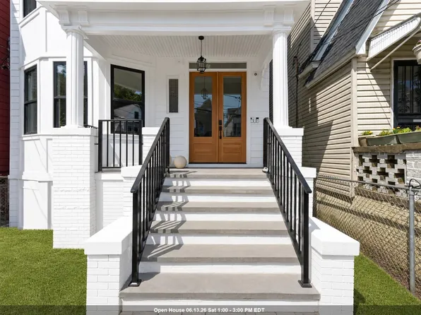 202 Fairview Avenue image 1 of 30