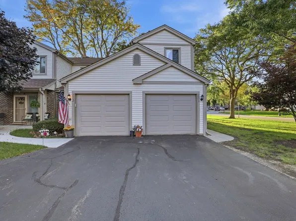 251 E Forest Knoll Dr #251, Palatine, IL 60074