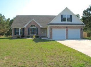 744 Washington Acres Rd, Hampstead, NC 28443