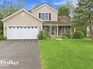 7821 Edgewater Ct, Canal Winchester, OH 43110