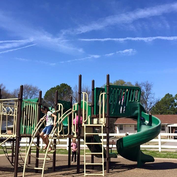 BrookhavenParkRightOutFrontDoor