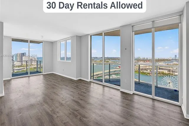 244 Biscayne Blvd #3702 — Photo 2