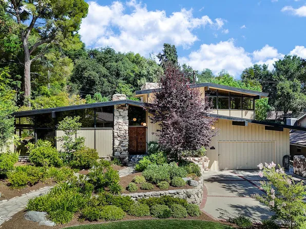 5416 Castle Knoll Rd, La Canada Flintridge, CA 91011