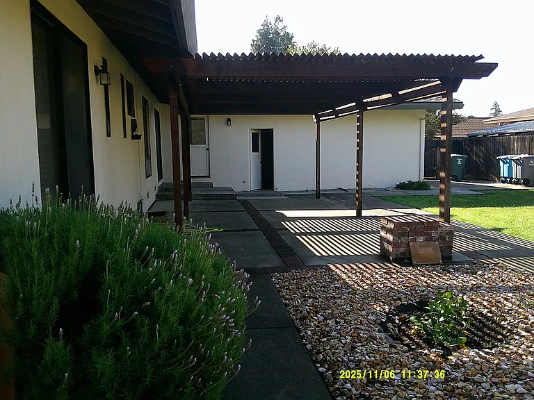 390 S Almond St — Photo 44