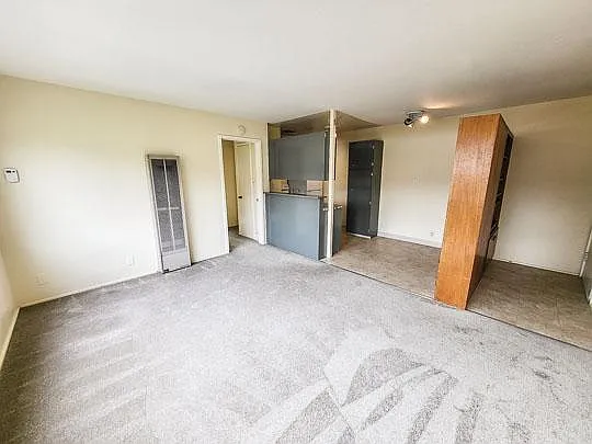 2735 Regent St #15 — Photo 4