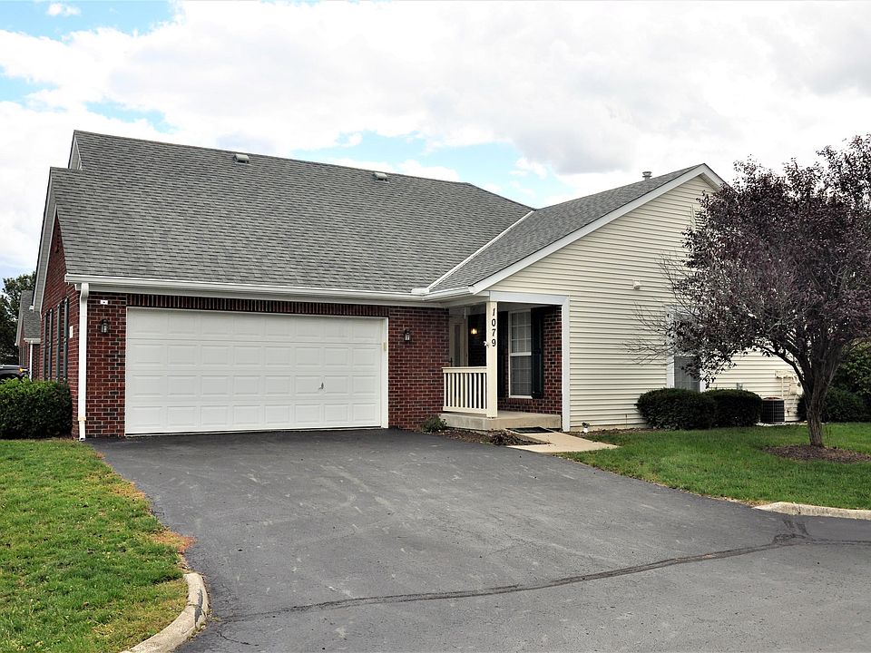 1st image of 1079 Oak Bay Dr