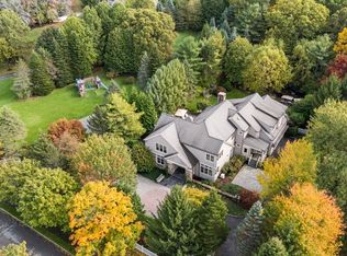 9 Stonegate Dr, Westwood, MA 02090