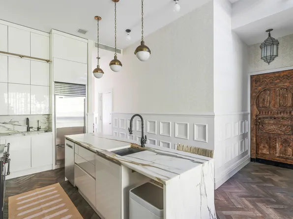 457 West 22nd Street image 13 of 45