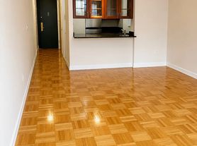 367 W 48th St