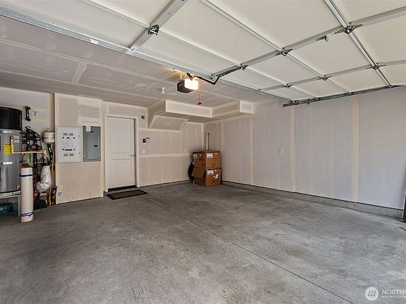 5th image of 15729 NE 14th Aly
