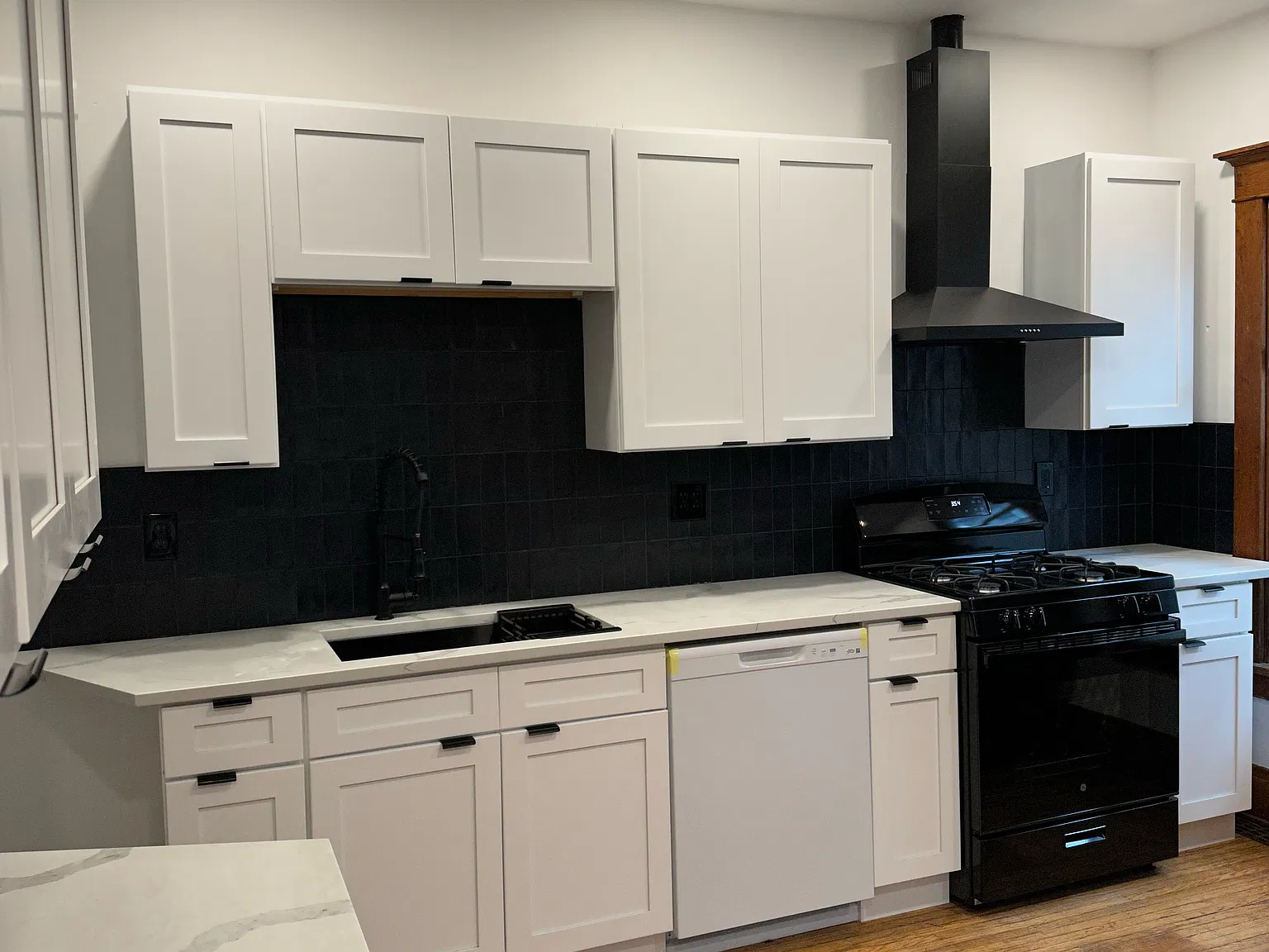 121 Loring Ave — Photo 4