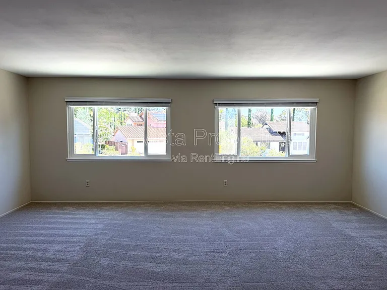 12480 Escala Ln — Photo 33
