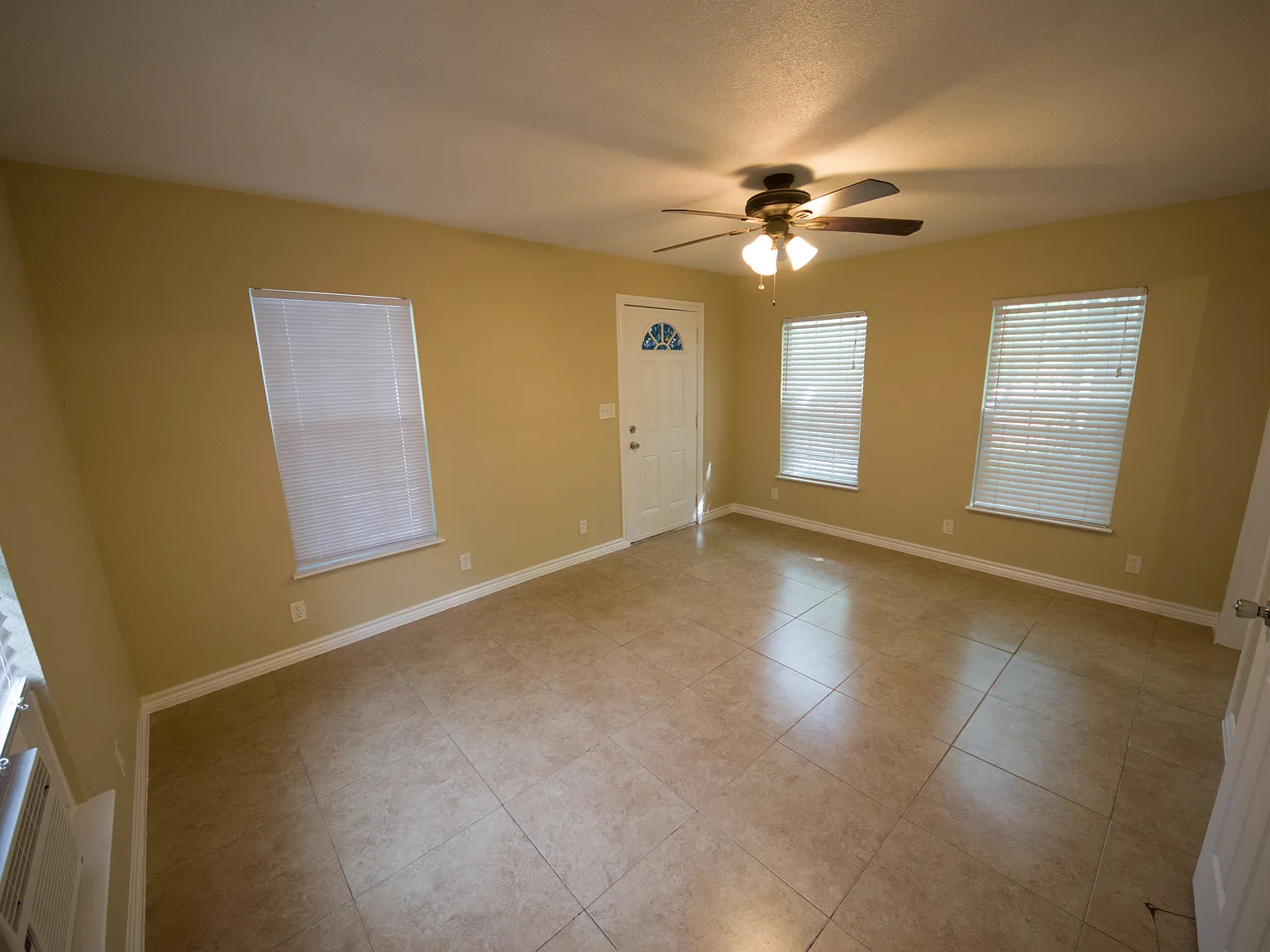 515 NW 19th St — Photo 3