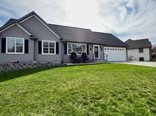 31 Harrison Ln, Reedsburg, WI 53959