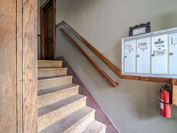 4th image of 3212 Garfield Ave APT 102