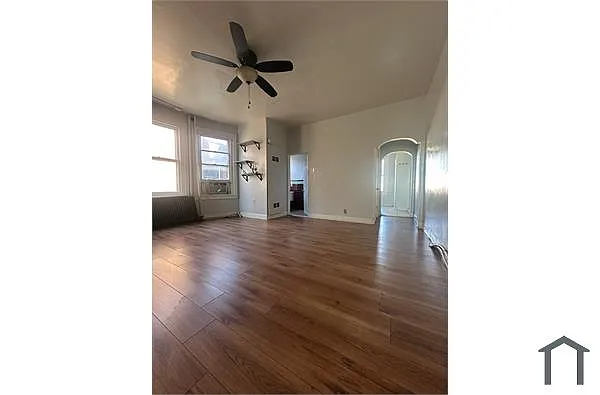 Building Photo - 111 E Wyoming Ave #2