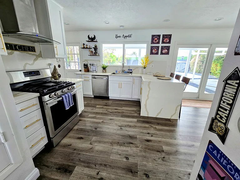 2548 E Wilson Ave — Photo 106
