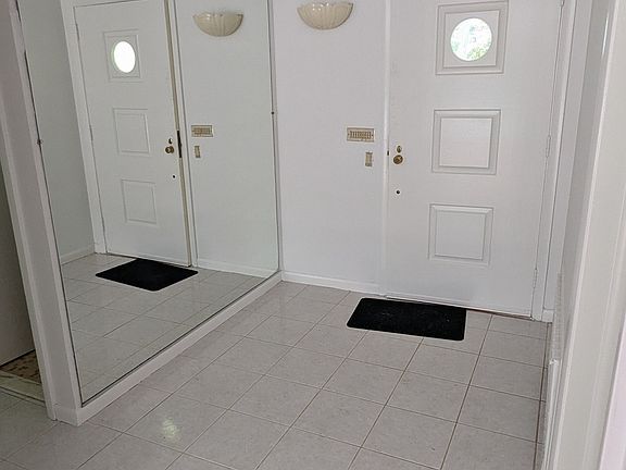 3rd image of 1139 Brookside Dr