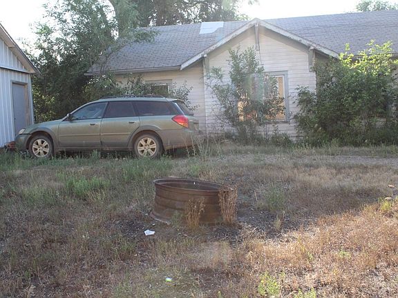 2nd image of 207 2nd St