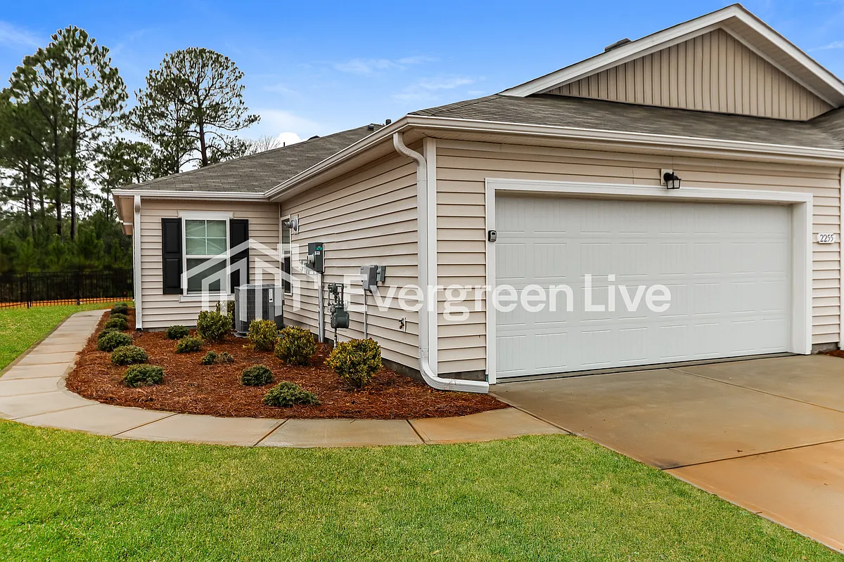 Building Photo - 2255 Courtina Way