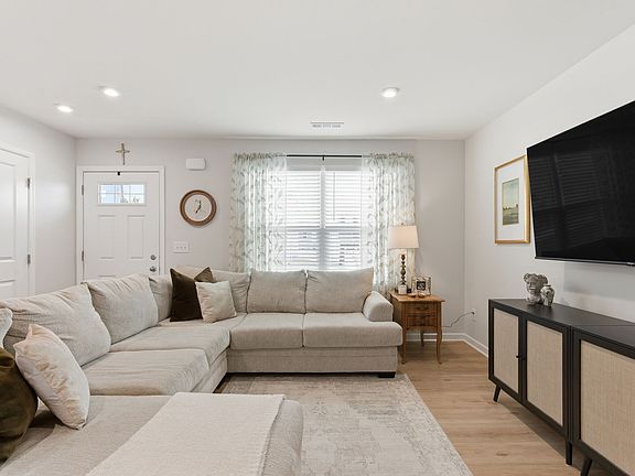 5th image of 3373 Thorpe Rd