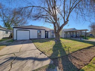 4910 27th St, Dickinson, TX 77539