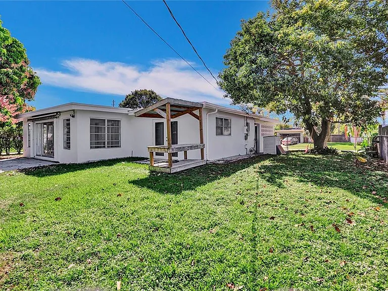 1013 SE 14th Ct — Photo 43